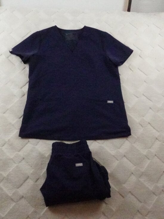 Figs Pants - Figs 2pc Scrub Set Three Pocket Scrub Top S / Zamora Jogger Scrub Pants Small